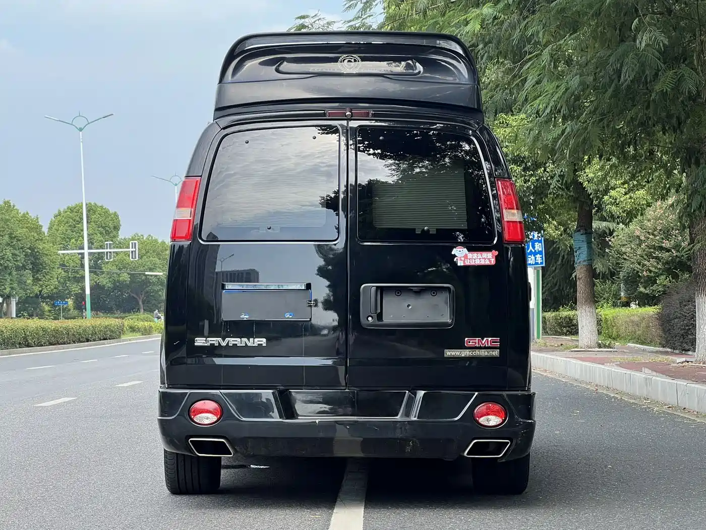 GMC Savana 2018 2017 6.0L G660S Elegance Panoramic Roof Edition
