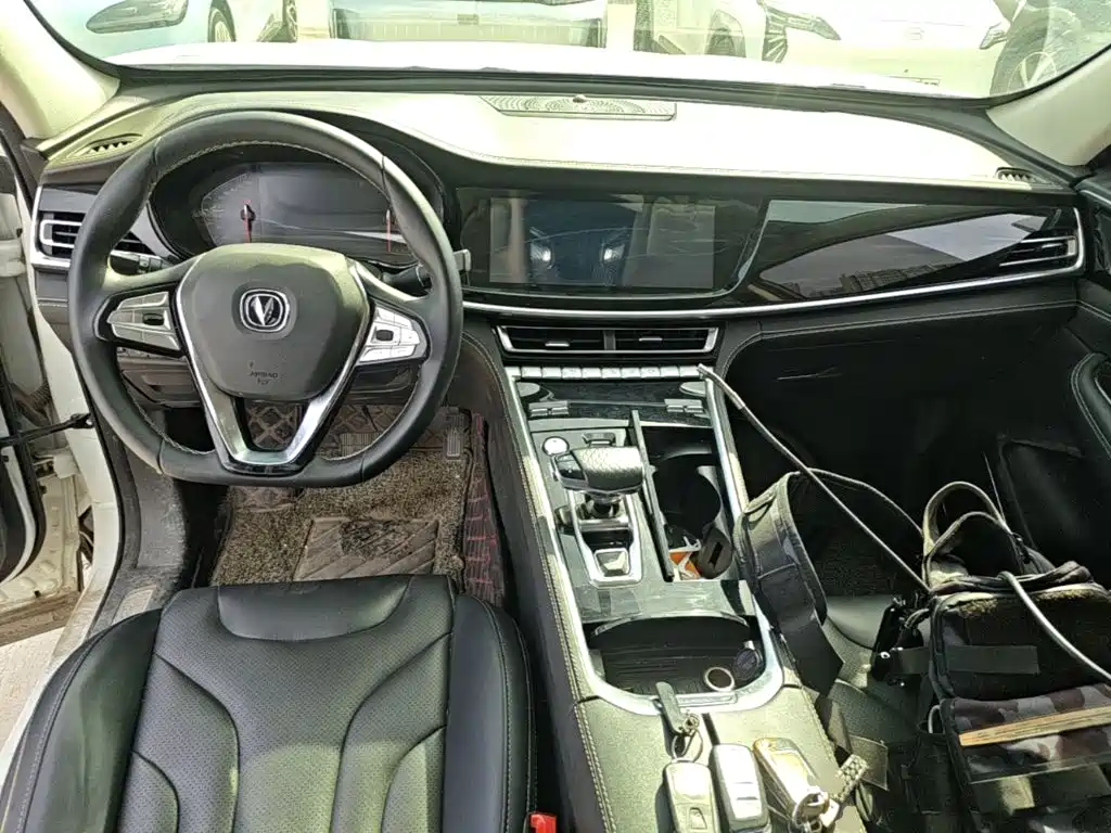 Photo 14 - Changan CS85