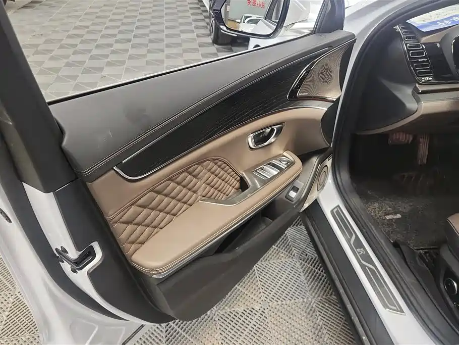 BYD Han 2022 DM-i 121KM Premium Edition фото 7