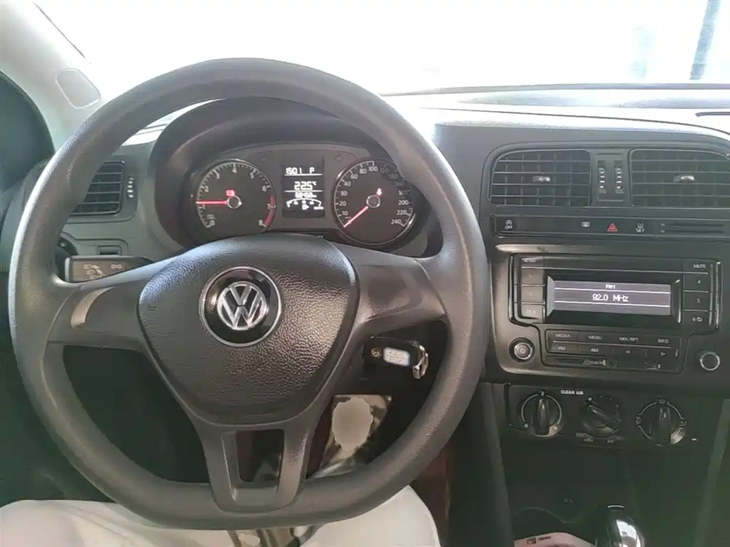 Volkswagen Polo 2018 1.5L Auto Safe Drive фото 10