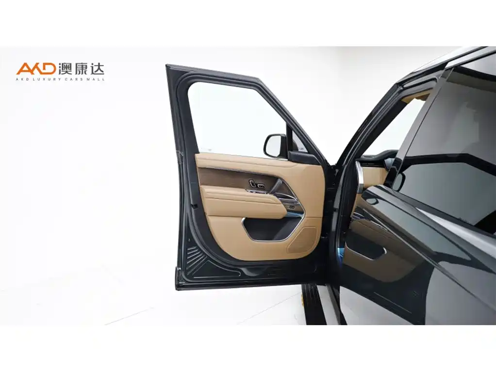 Land Rover Range Rover 2023 3.0 L6 400PS Golden Age 7-Seater Long Wheelbase фото 11