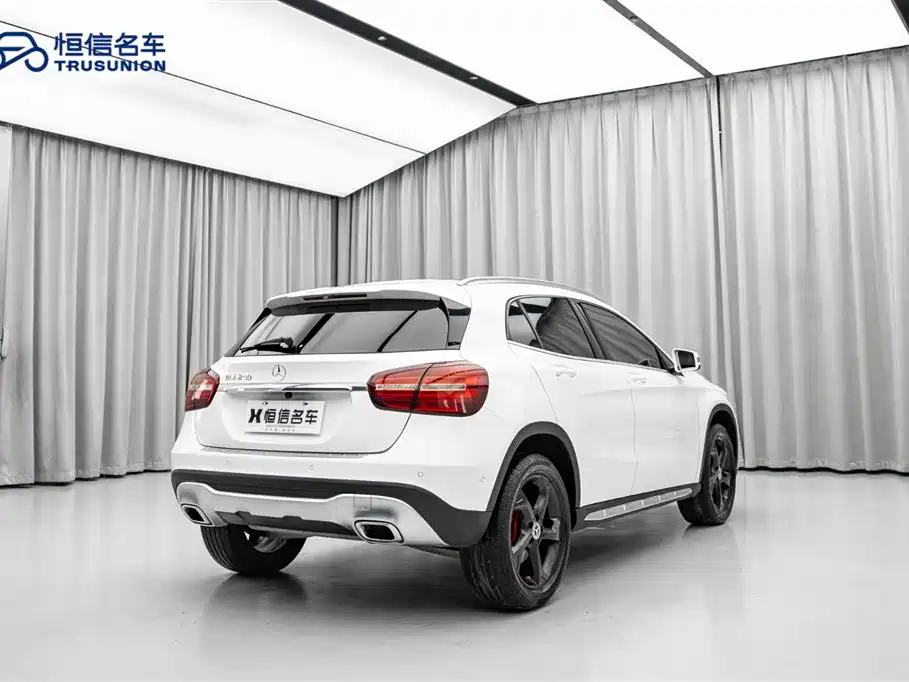Mercedes-Benz GLA 2018 GLA 200 Dynamic фото 5