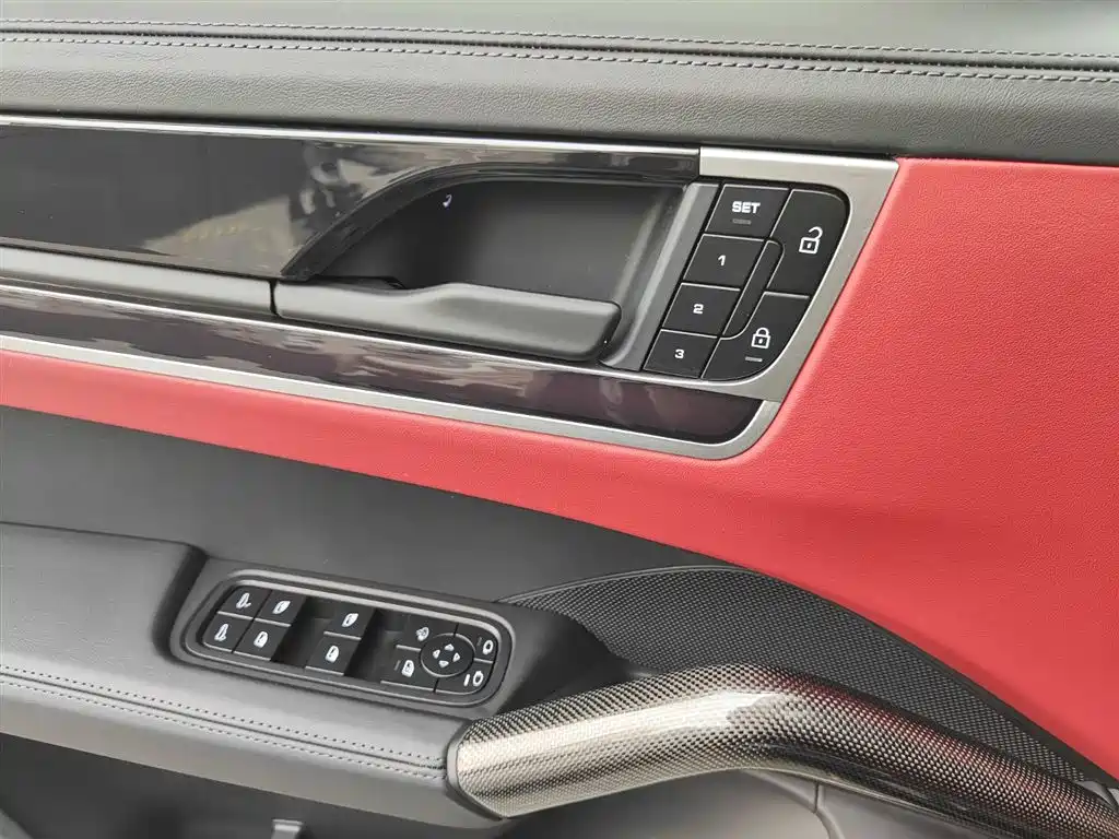 Porsche Cayenne 2025 Cayenne 3.0T Dream Chaser Edition фото 19