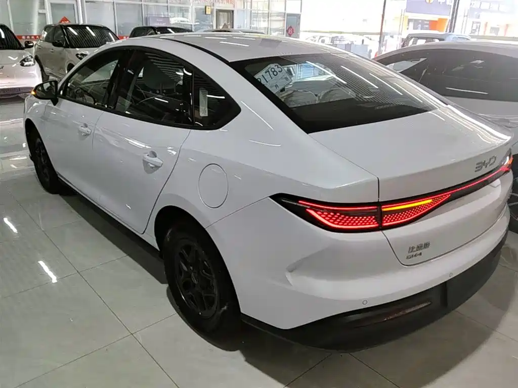BYD Hai Bao 05 DM-i 2026 DM-i 128KM Luxury фото 5