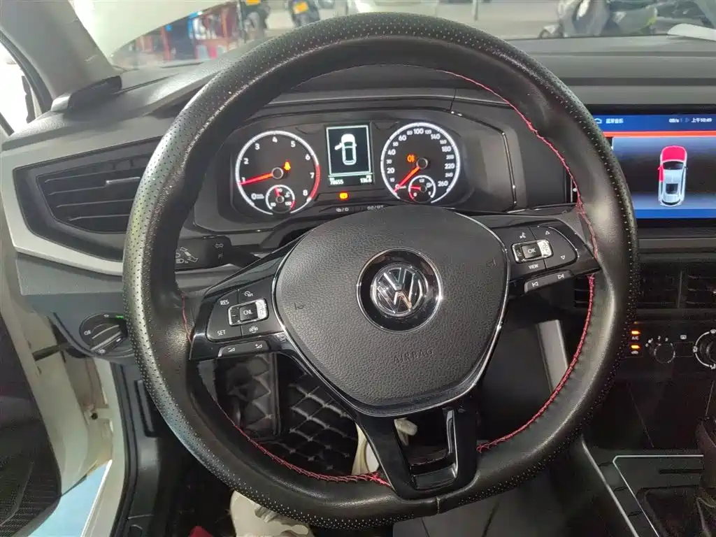 Volkswagen Polo 2019 Plus 1.5L Automatic Panorama Enjoyment Edition фото 11