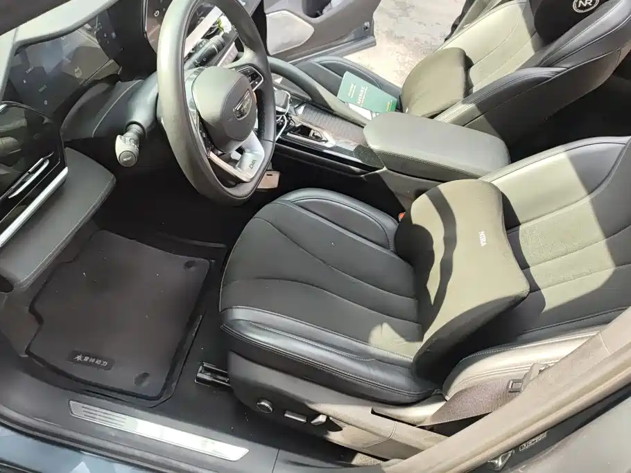 Фото 7 - Geely Xingyue L