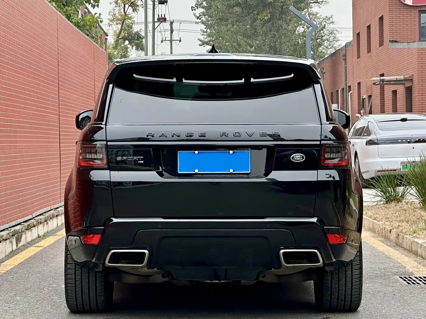 Land Rover Range Rover Sport 2021 3.0 L6 Gloss Black Edition фото 14
