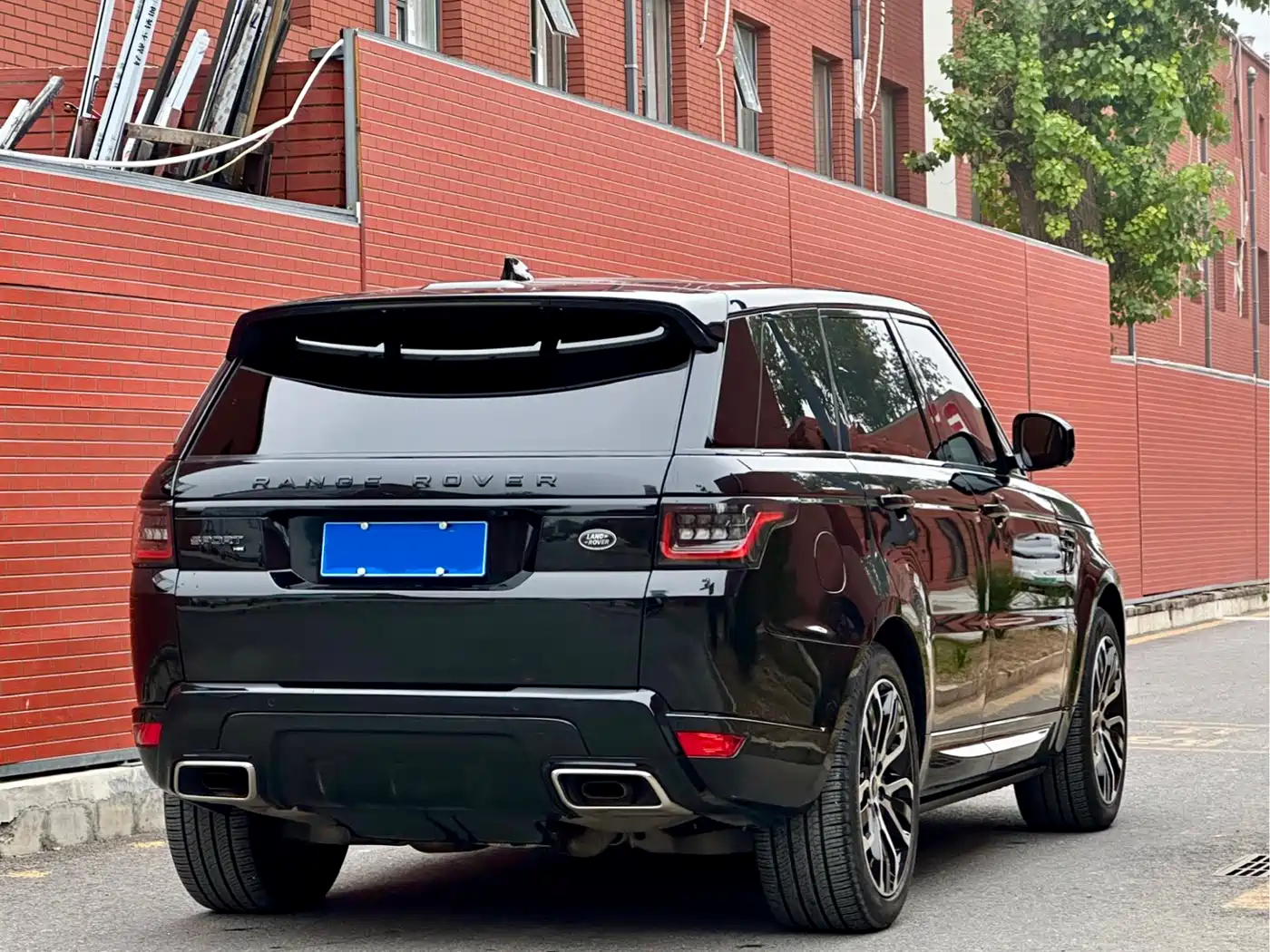 Land Rover Range Rover Sport 2021 3.0 L6 Gloss Black Edition фото 15