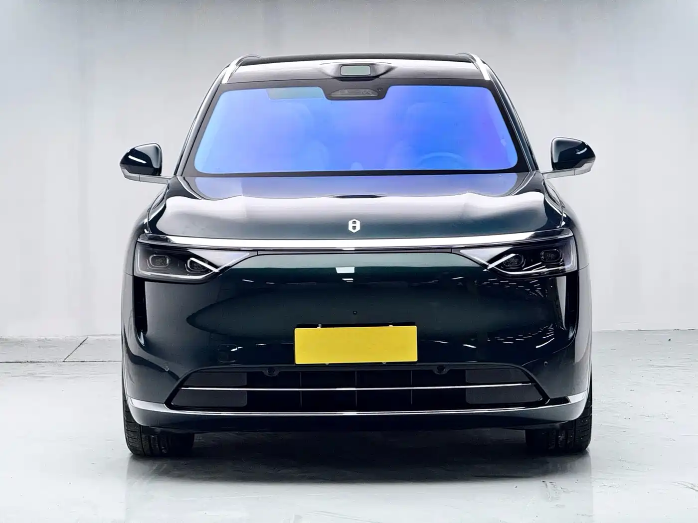 AITO Wenjie AITO M8 2025 Model Extended Range Max+ Edition 53.4kWh 6-Seater фото 2