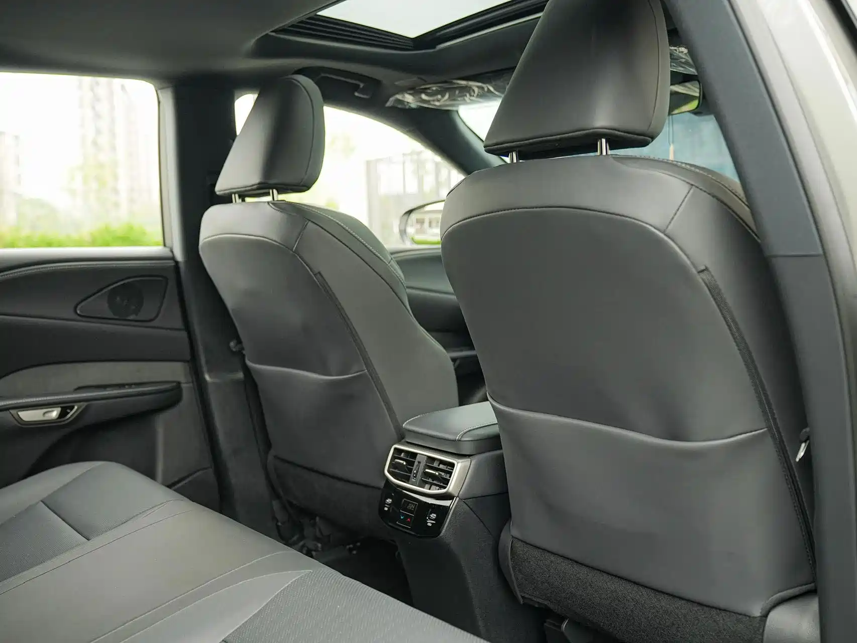 Фото 13 - Lexus RX