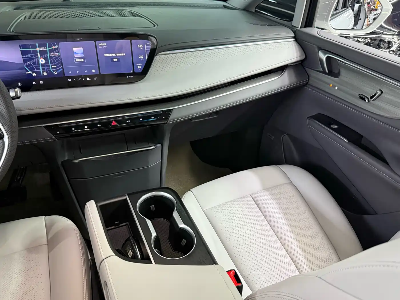 Buick GL8 2025 Land Honor Premium Edition фото 13