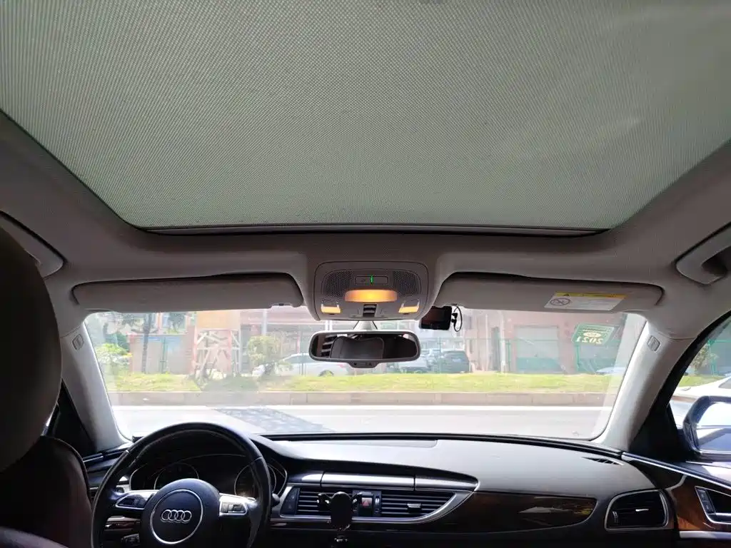 Фото 14 - Audi A6L