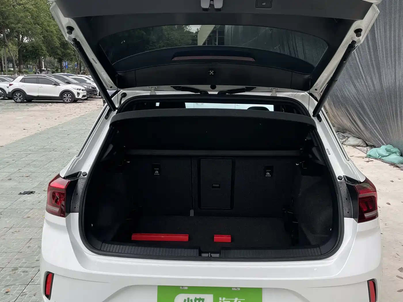 VOLKSWAGEN T ROC EXPLORING SONGS