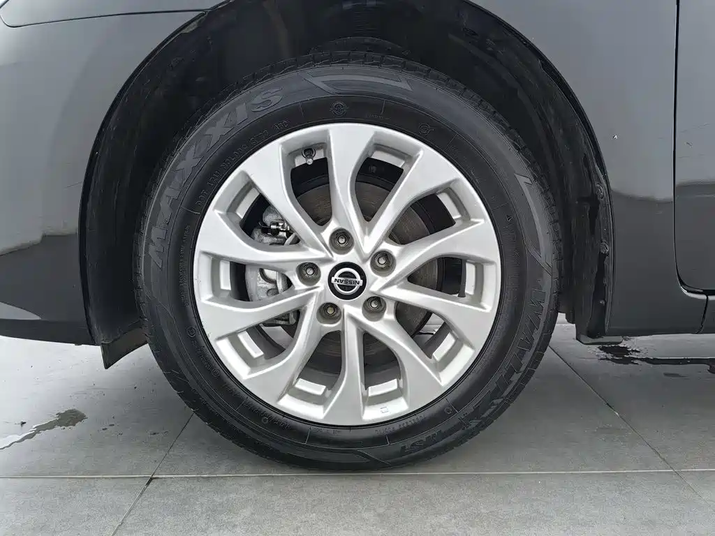 Фото 17 - Nissan Sylphy