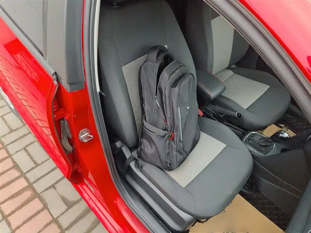 Volkswagen Polo 2016 1.4L Automatic Trend фото 25
