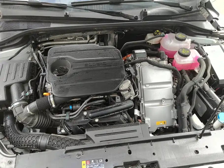 Roewe M7 DMH 2025 2025 1.5T 115km Mid-range