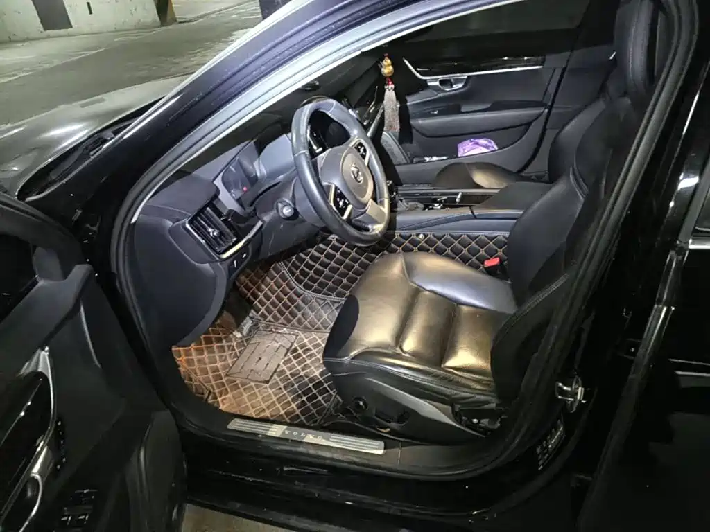 صورة 8 - Volvo S90