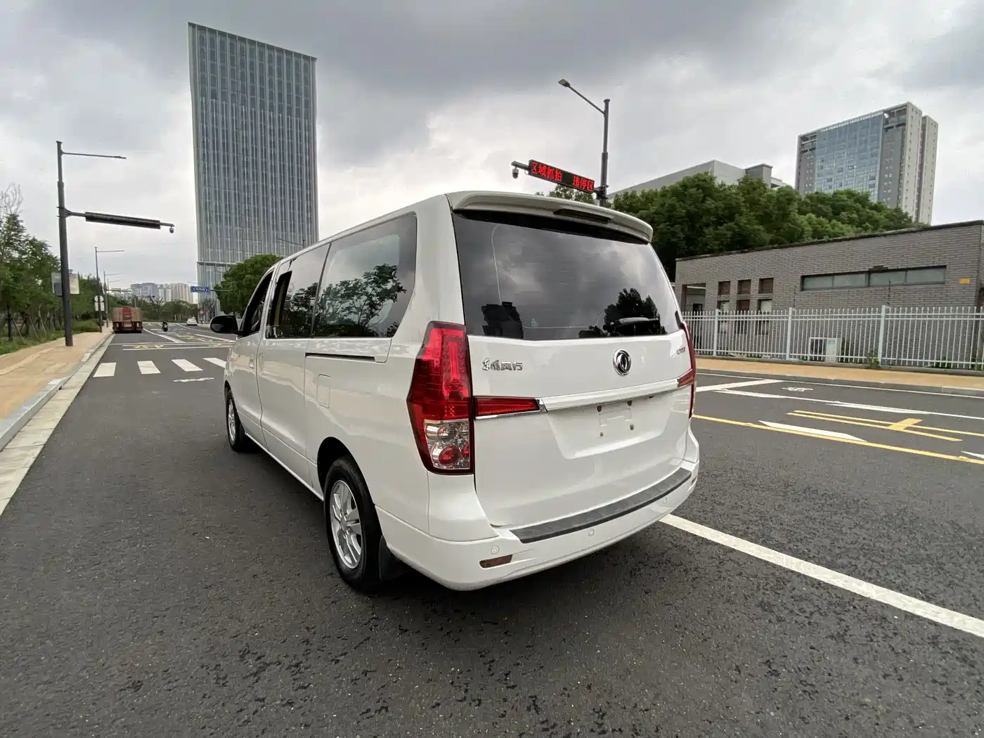 Dongfeng Fengxing Fengxing CM7 2018 2018 Facelift 2.0T Manual Exclusive
