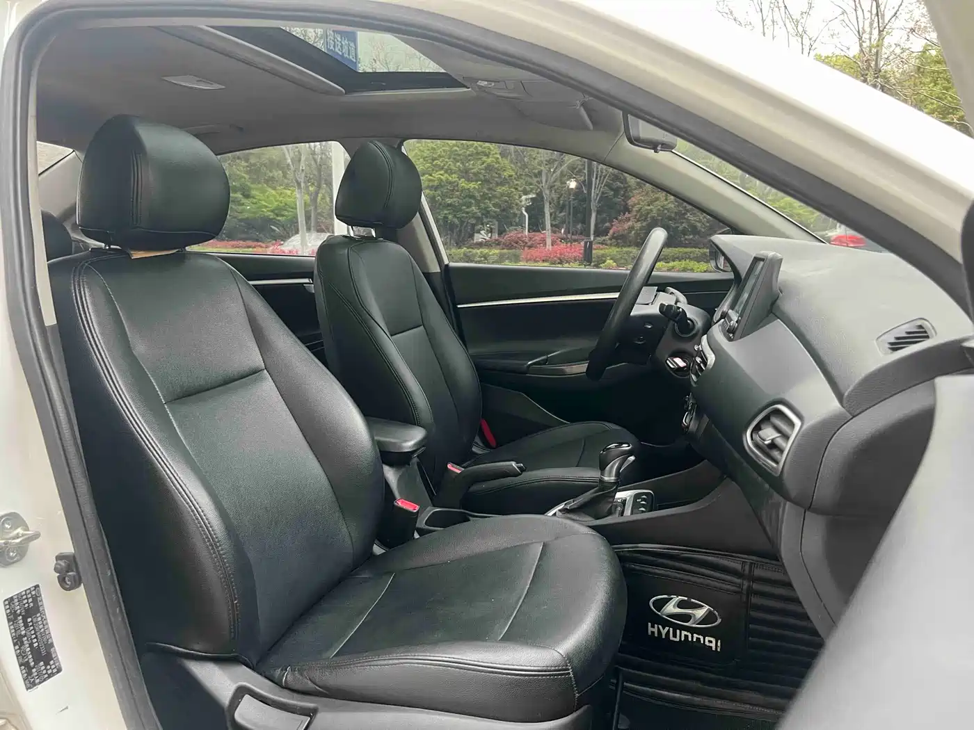 Hyundai Elantra 2017 1.6L Automatic Joy Value GLS фото 12