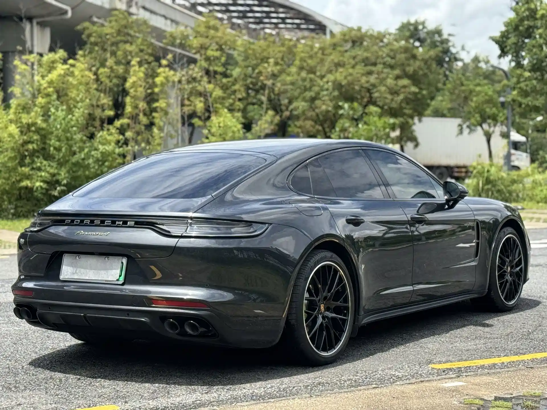 Фото 7 - Porsche Panamera New Energy