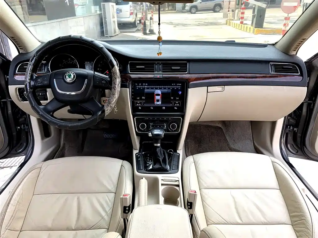 Škoda Superb 2009 2.0TSI Automatic Premium фото 6
