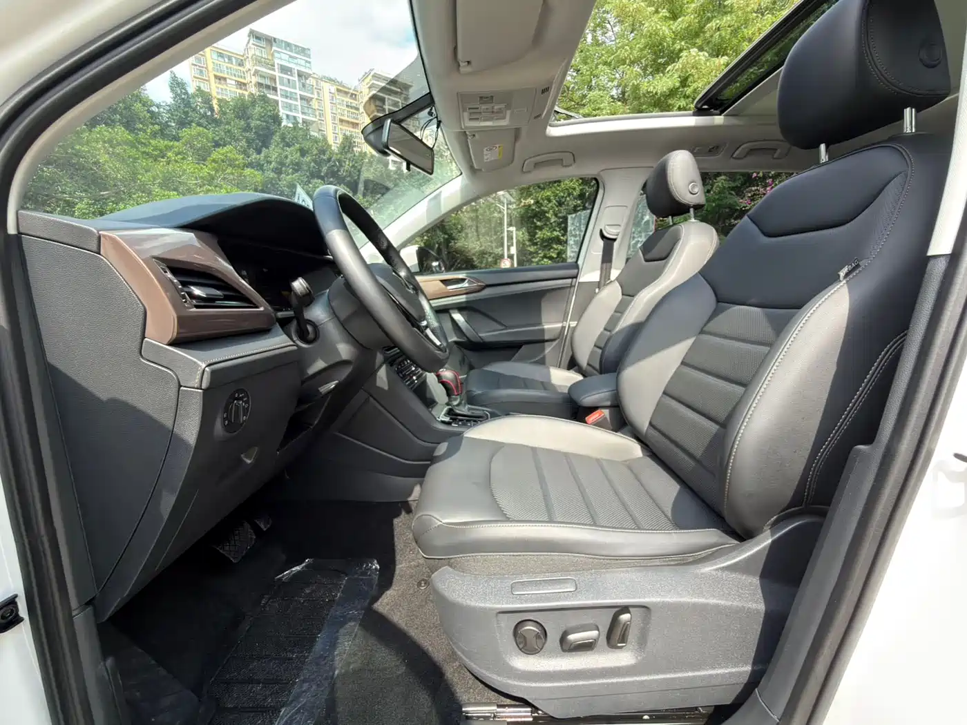Volkswagen Tharu 2022 280TSI FWD Luxury Edition фото 19