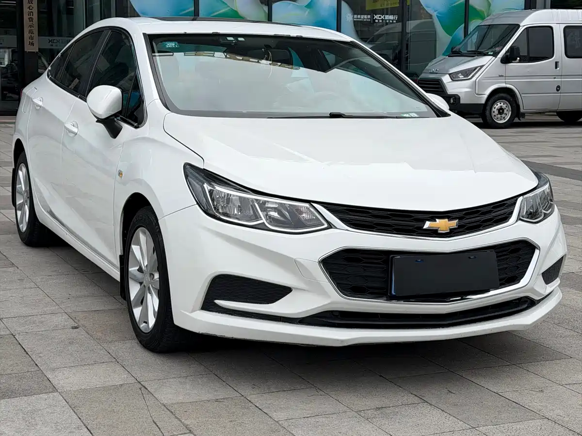 Chevrolet Cruze 2017 1.5L Automatic Pioneer Sunroof