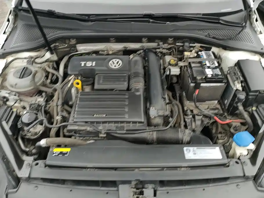 Фото 10 - Volkswagen Golf