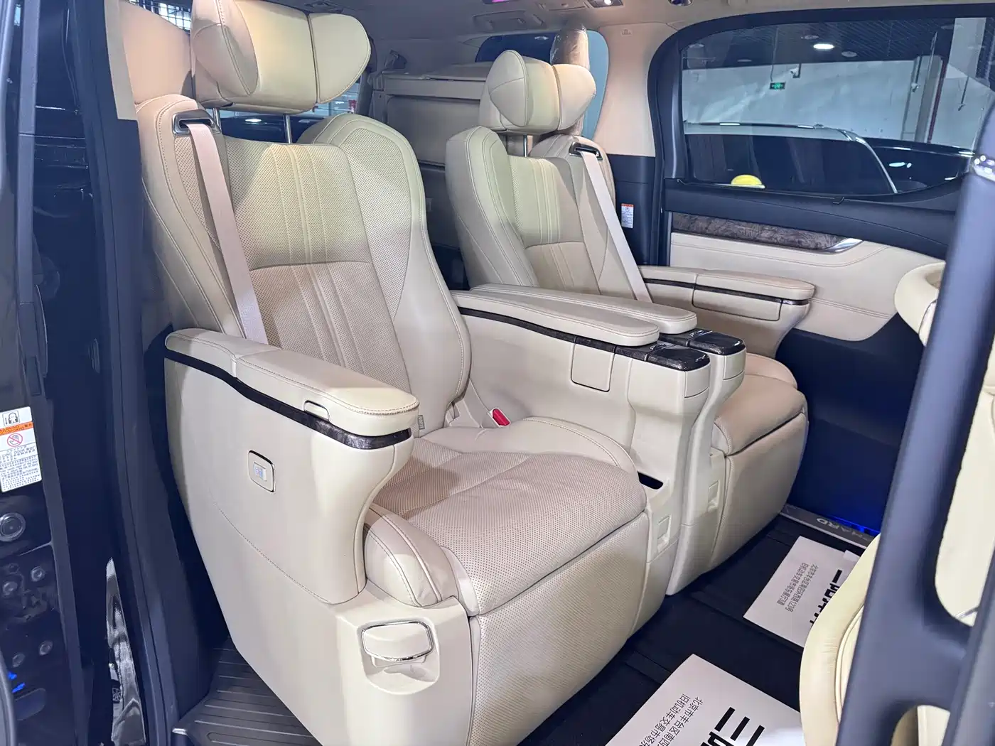 Toyota Alphard 2018 Facelift 3.5L Premium Edition фото 7