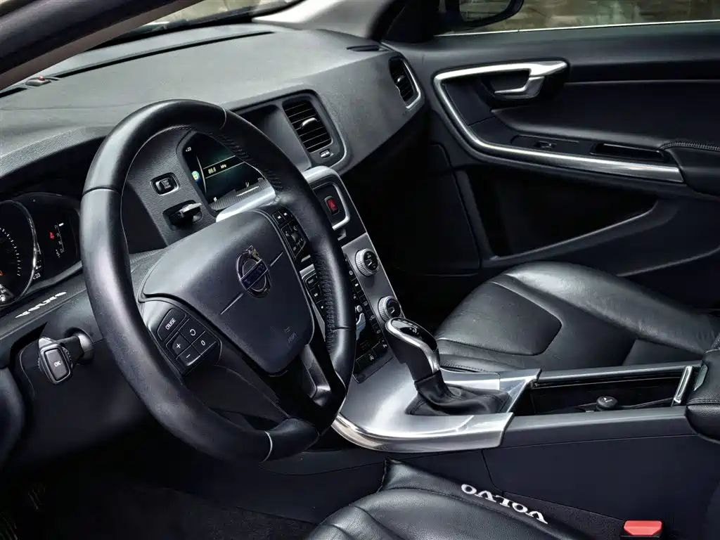 Volvo V60 2017 2017 T4 Zhi Shang Edition China V