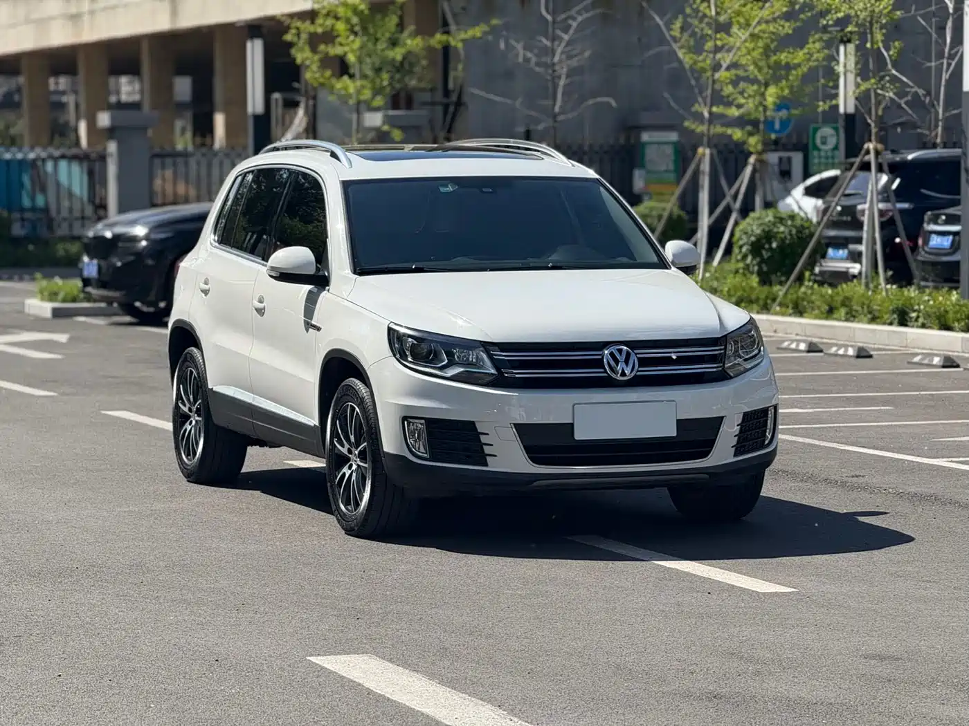 Volkswagen Tiguan 2016 Model 300TSI Automatic 4WD Luxury Edition фото 3