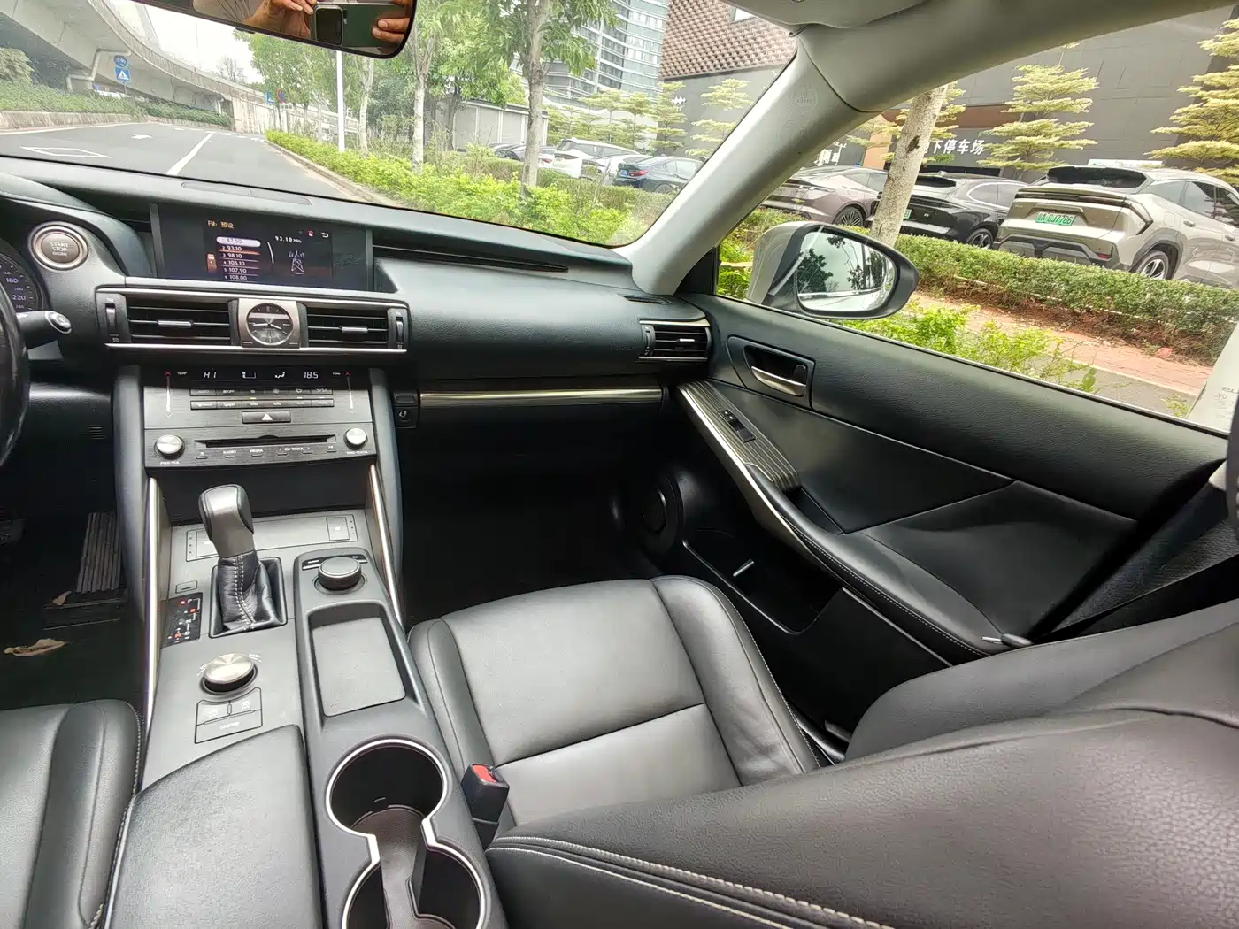 Lexus IS 2017 300 Fashion Edition фото 13