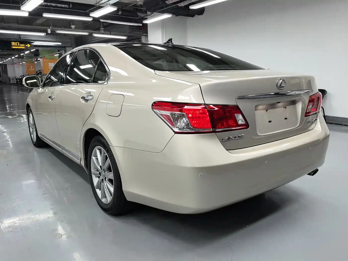 Lexus ES 2010 240 Luxury Edition фото 15