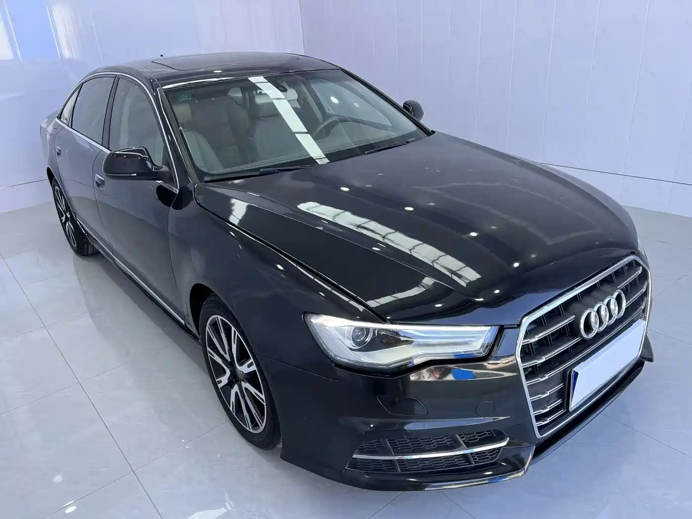 Audi A6L 2010 2.0 TFSI Automatic Standard фото 6