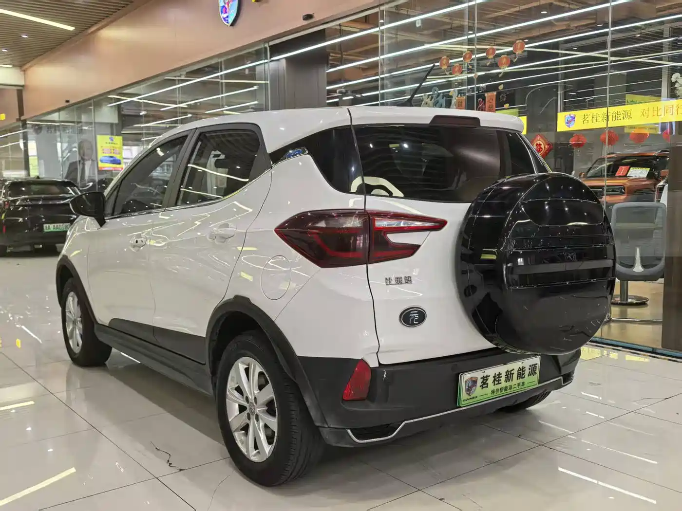 BYD Yuan New Energy 2018 EV360 Smart Connected Joyful Type фото 7