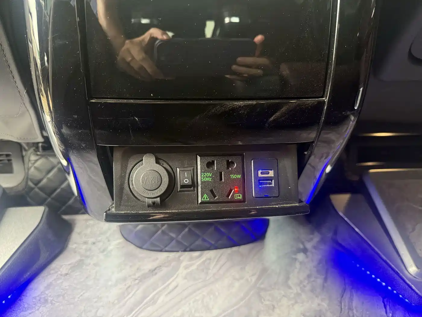 Hongqi HQ9 2023 2023 2.0T Smart Connect Flag Enjoy Edition