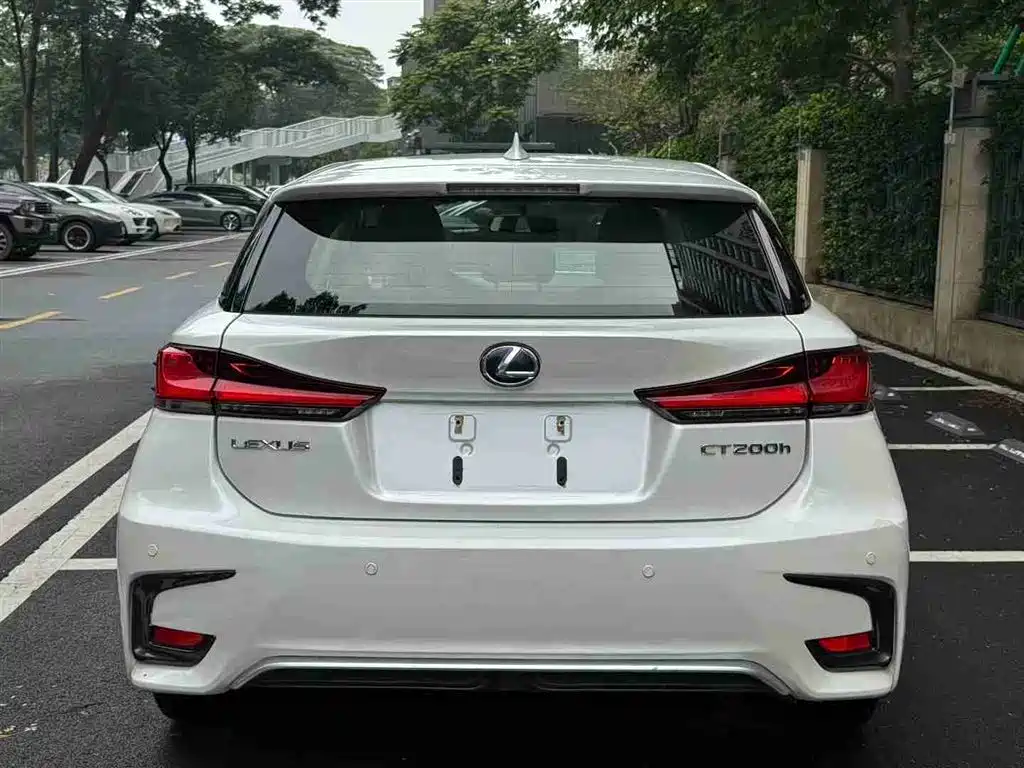 Lexus CT 2017 CT200h Elite Edition Monochrome China V фото 5