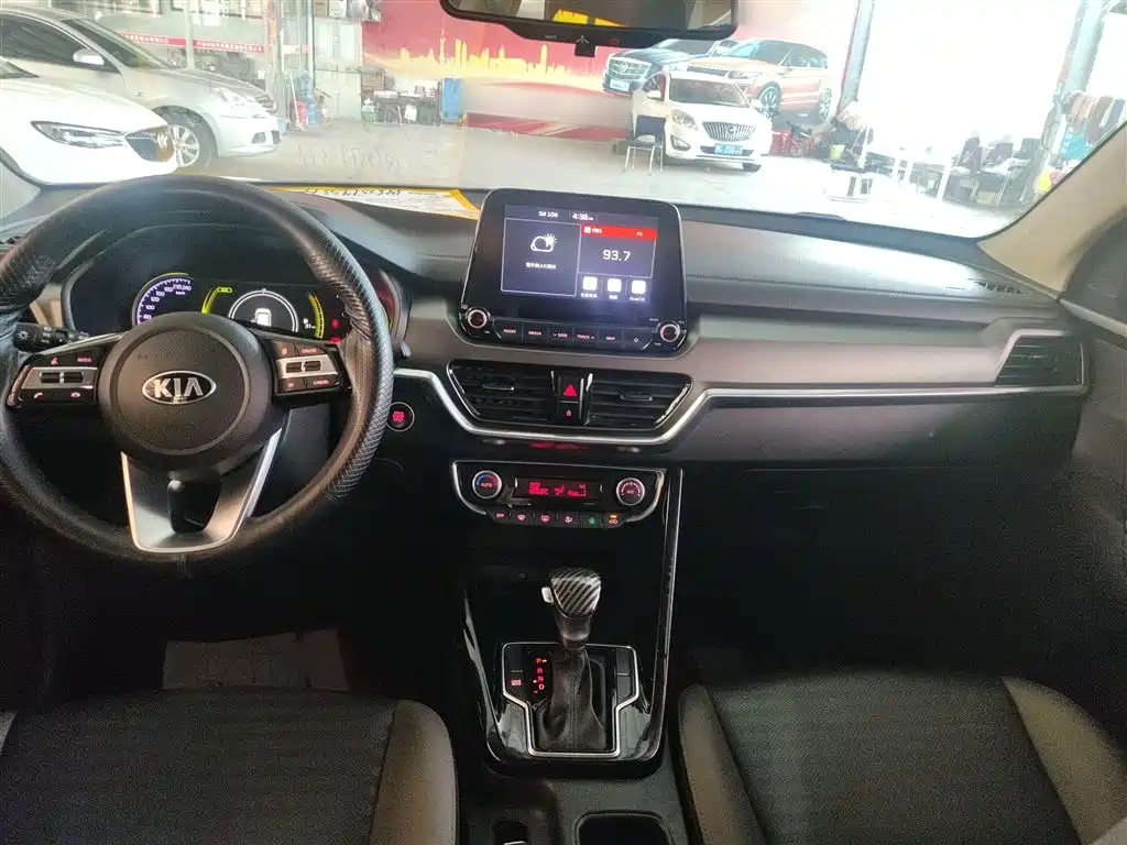 Kia Sportage 2019 2.0L Automatic Smart Luxury Edition фото 16