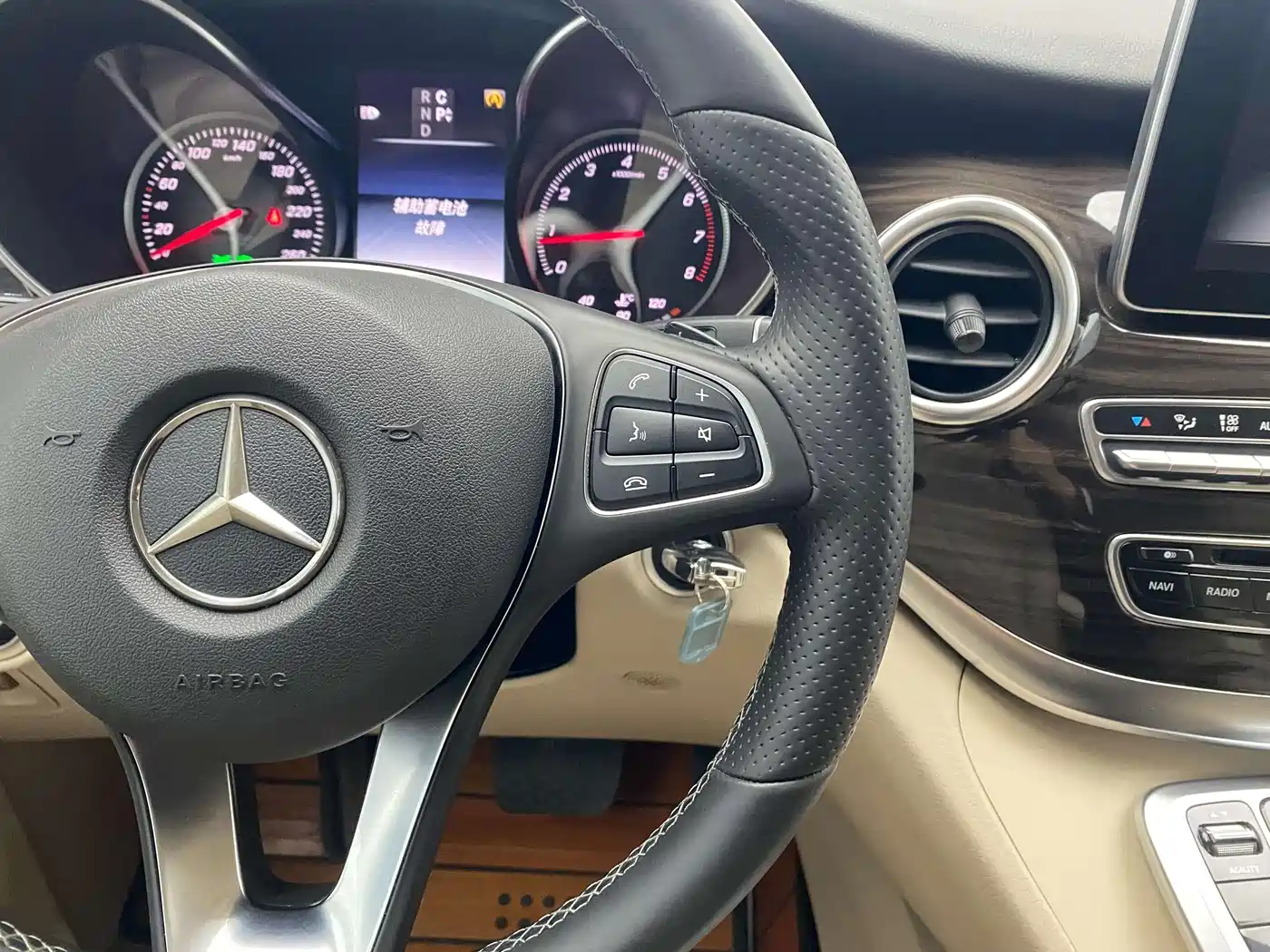Mercedes-Benz V-Class 2016 V 260 Navigator фото 25