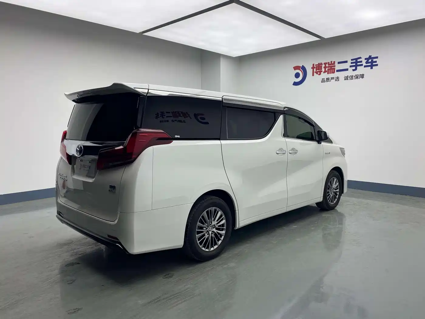 Toyota Alphard 2019 Hybrid 2.5L Premium Edition фото 7