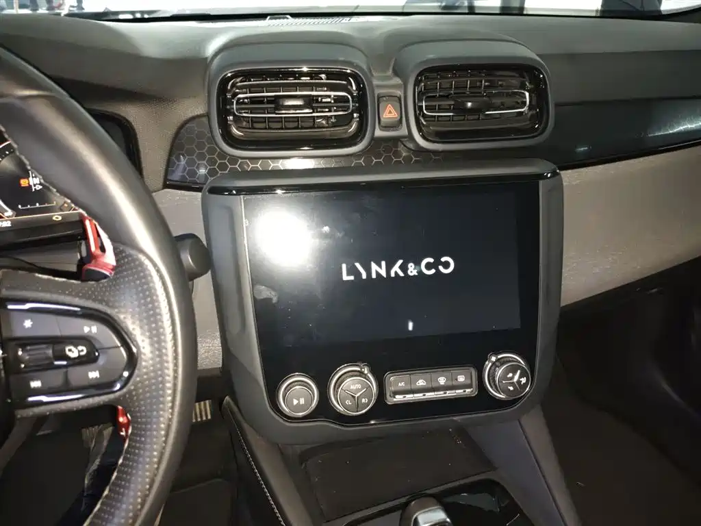 Lynk & Co 03 2022 1.5TD DCT Power Plus фото 9