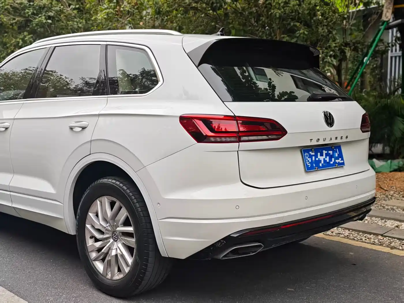 VOLKSWAGEN TOUAREG