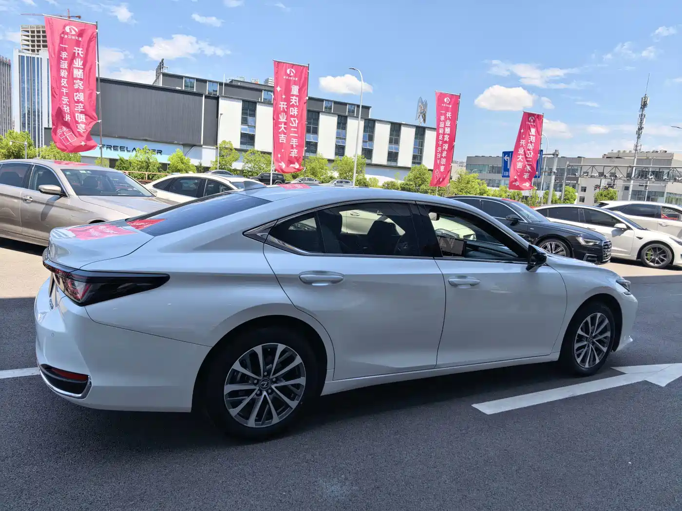 Lexus ES 2025 2025 200 Ultimate Edition