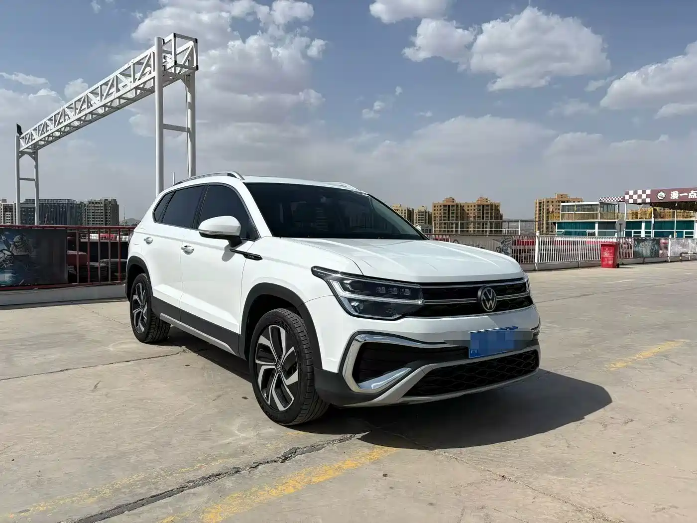 Volkswagen Tharu 2024 300TSI 2WD Full Moon Edition фото 3