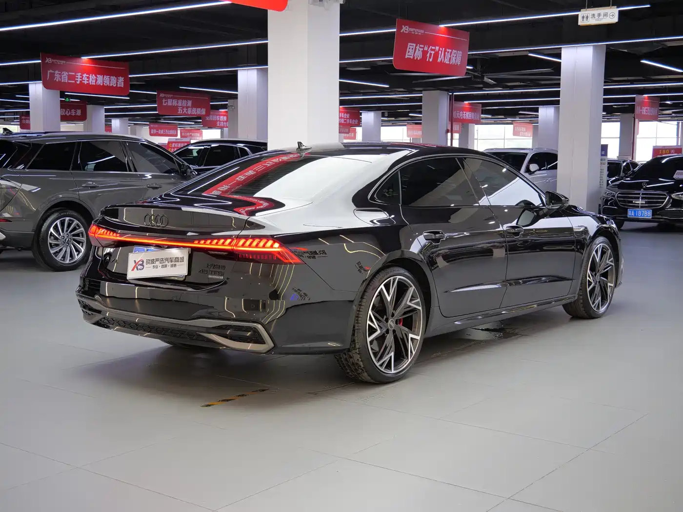 Audi A7L 2024 45 TFSI quattro Black Warrior Edition фото 18