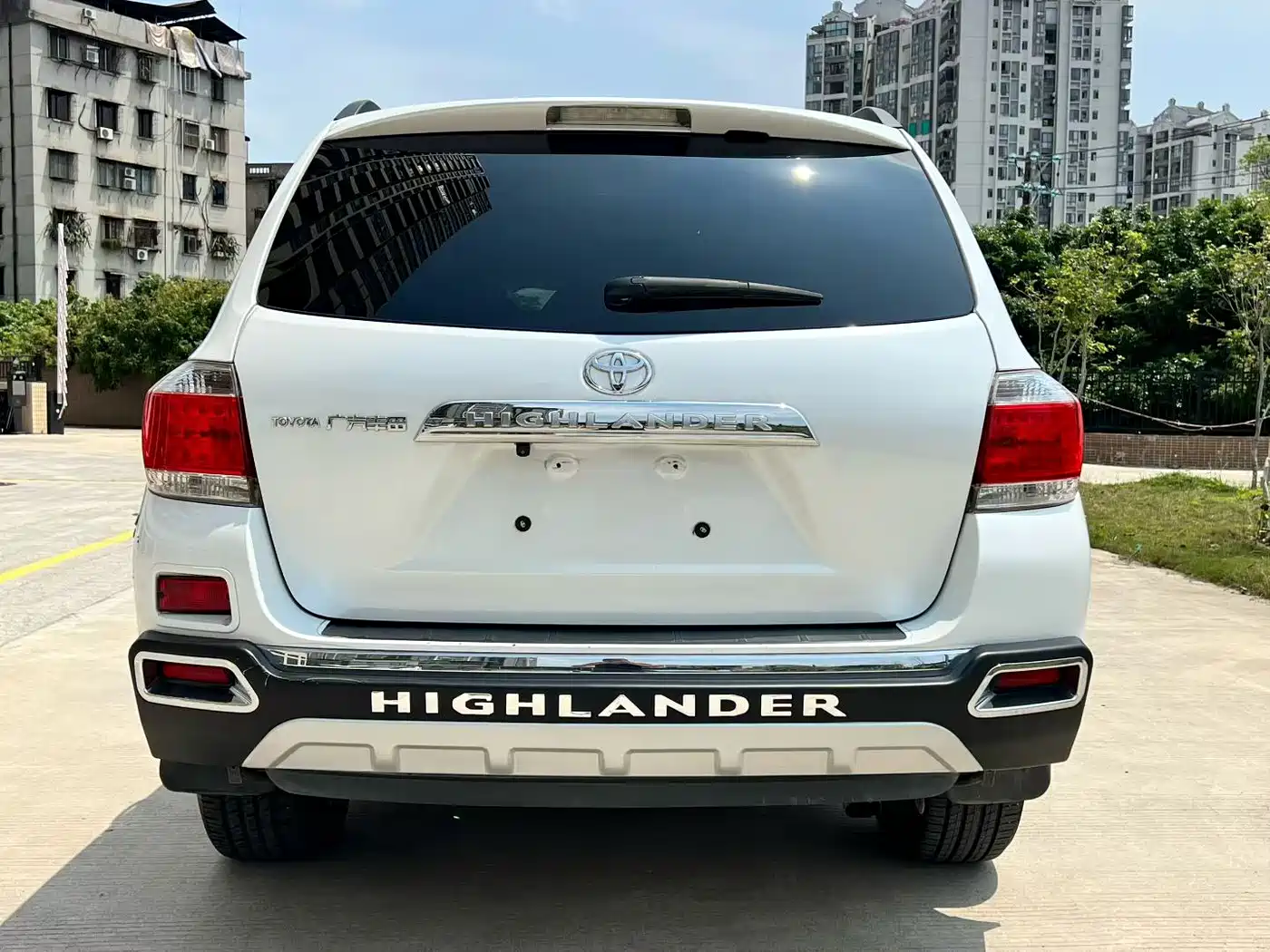 Toyota Highlander 2013 2.7L 2WD 5-seater Purple Gold Edition фото 8