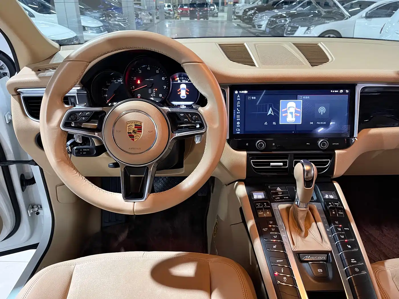 Porsche Macan 2016 Macan 2.0T фото 8