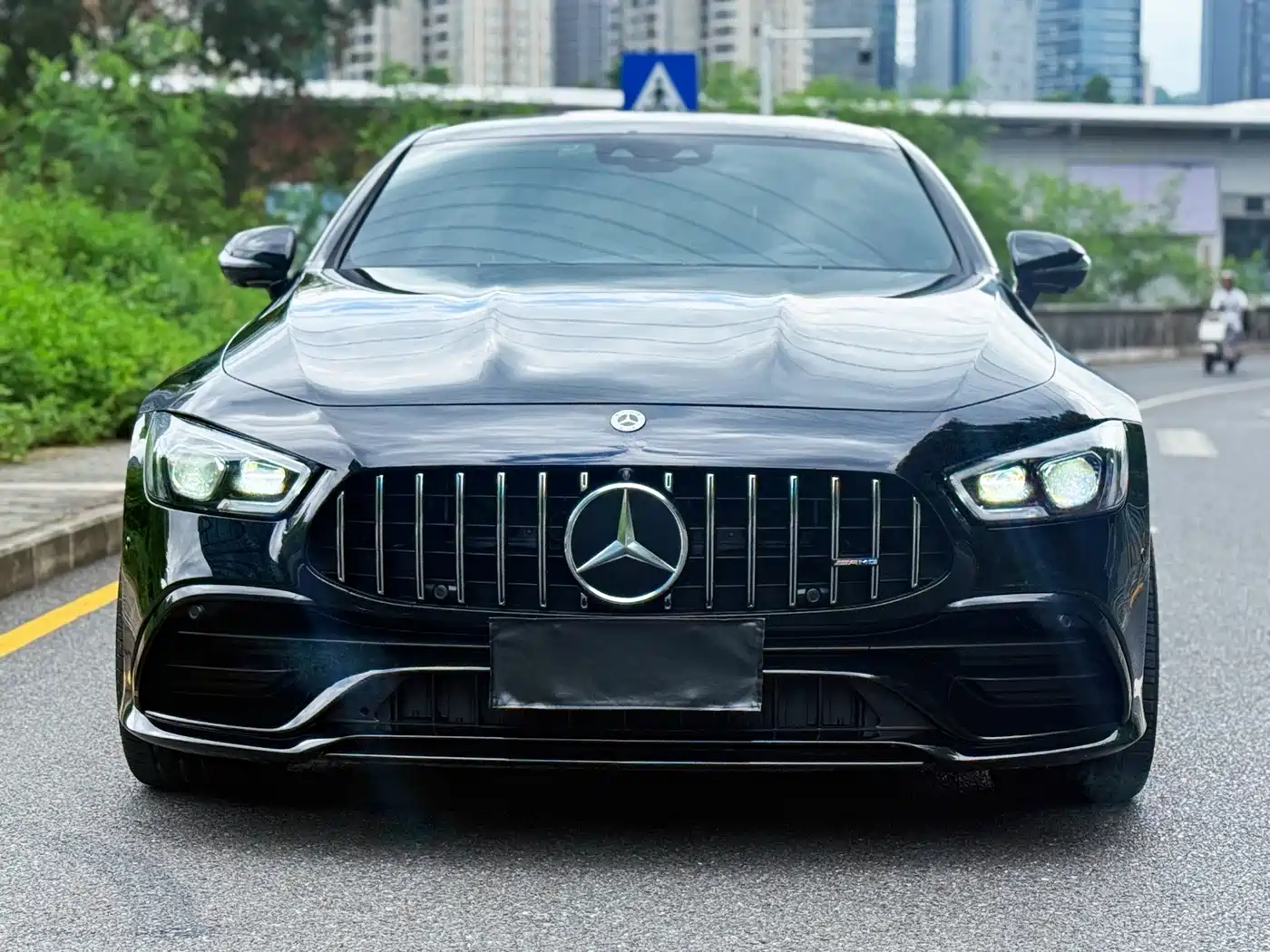 Photo 2 - Mercedes-Benz AMG GT