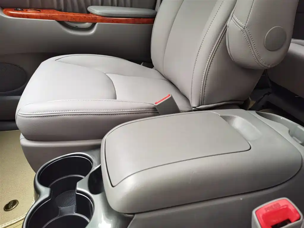 Toyota Sienna фото 22
