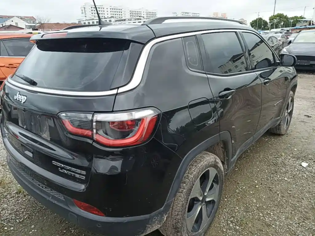 Фото 7 - Jeep Compass